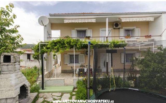 Počitniški dom Marin - apartmaji Marina - Trogir Hrvaška