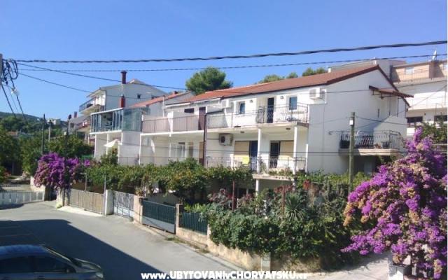 Apartma Sanja - apartmaji Marina - Trogir Hrvaška