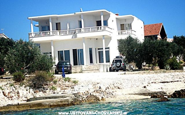 Villa Jelena - apartmaji Marina - Trogir Hrvaška