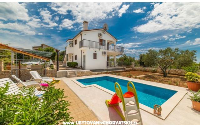 Apartmaji Vila Nena z bazenom - apartmaji Marina - Trogir Hrvaška