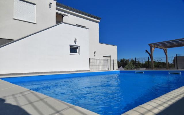 Počitniški dom ROKO - apartmaji Maslenica Hrvaška