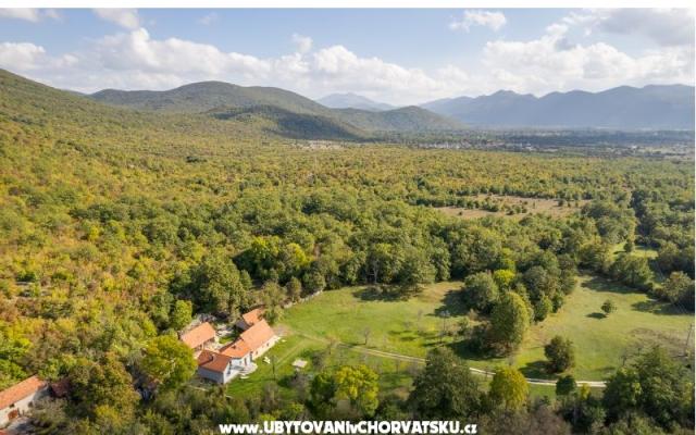 Secret forest house - apartmaji Maslenica Hrvaška