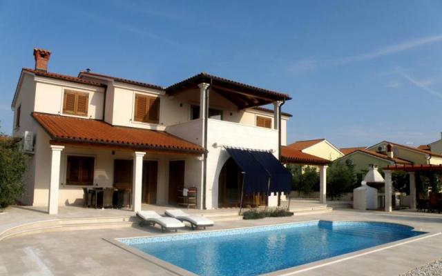 Apartmaji z bazenom Volme - apartmaji Medulin Hrvaška