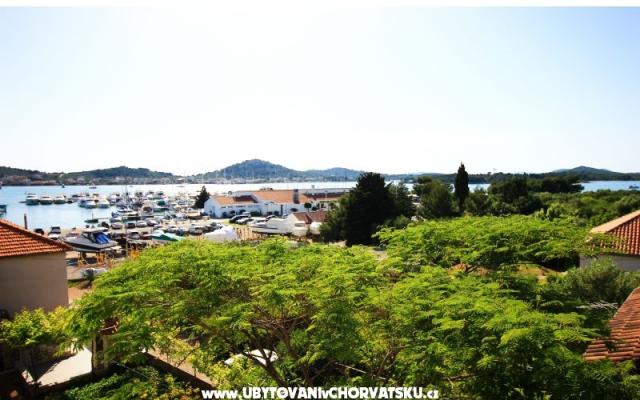 Apartma Dino Murter - apartmaji otok Murter Hrvaška