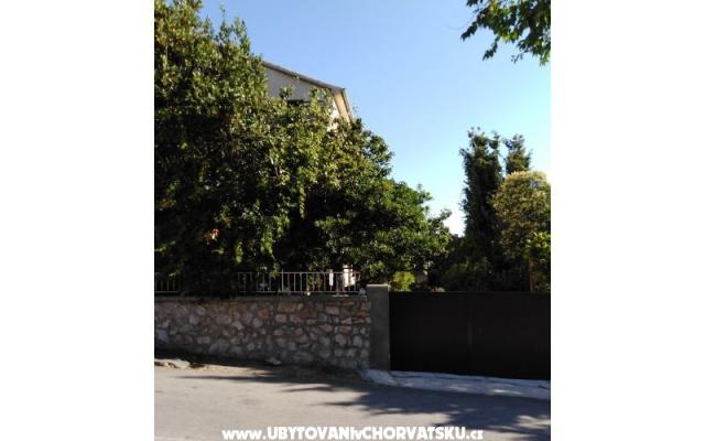 Apartma Fifi - apartmaji otok Murter Hrvaška