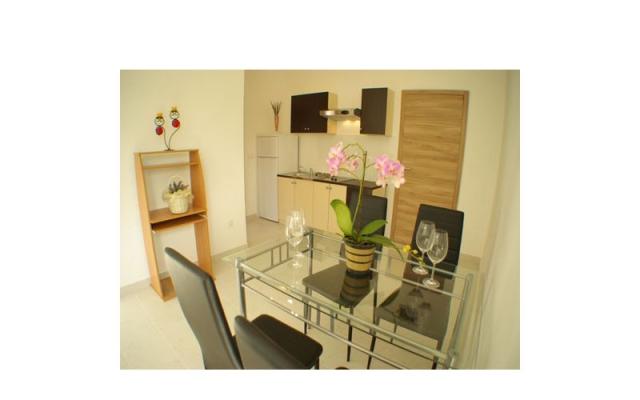 Apartma Kate - apartmaji otok Murter Hrvaška