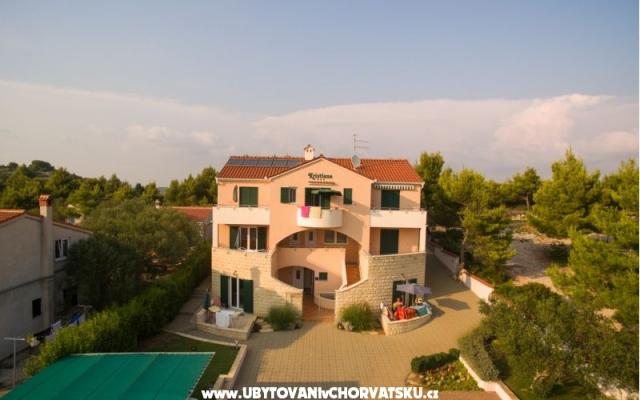 Apartmaji Kristiana - apartmaji otok Murter Hrvaška