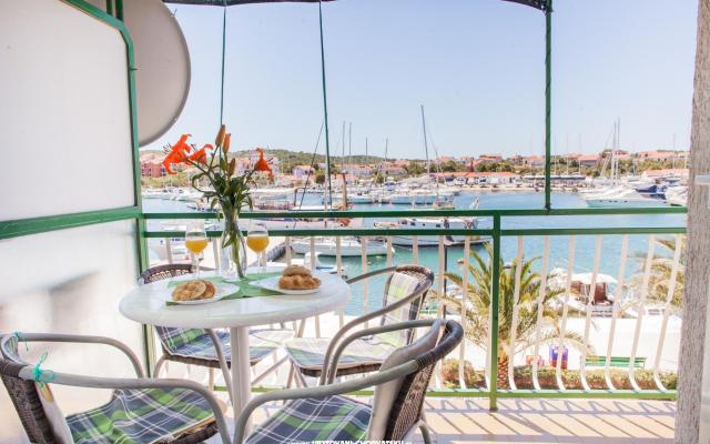 Apartmaji Lapov - apartmaji otok Murter Hrvaška