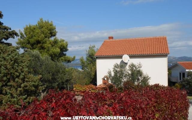 Holiday Hiša Maya - apartmaji otok Murter Hrvaška