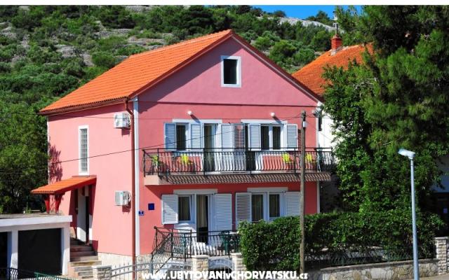 Holiday home Mirela - apartmaji otok Murter Hrvaška