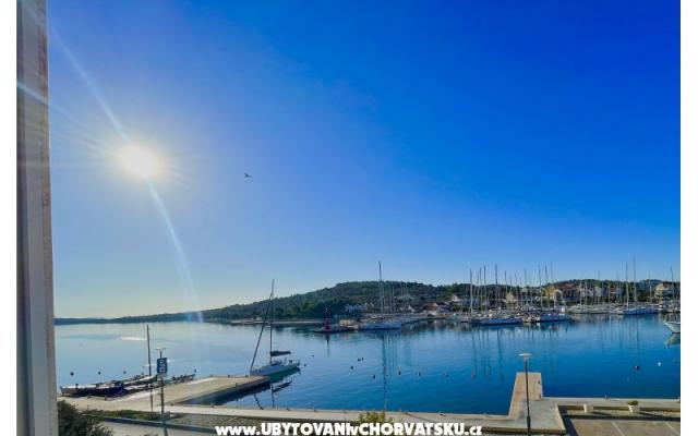 Kapetanova kuća - apartmaji otok Murter Hrvaška