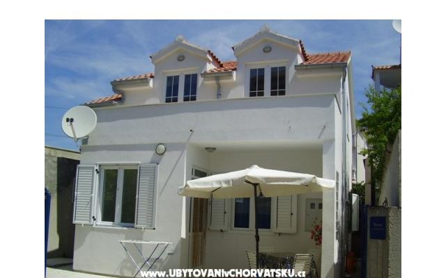 Apartmaji Lolita - apartmaji otok Murter Hrvaška