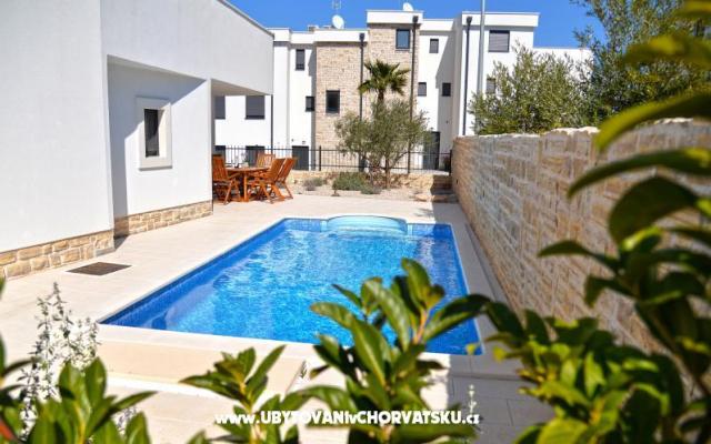 Your Pleasure Point - apartmaji otok Murter Hrvaška
