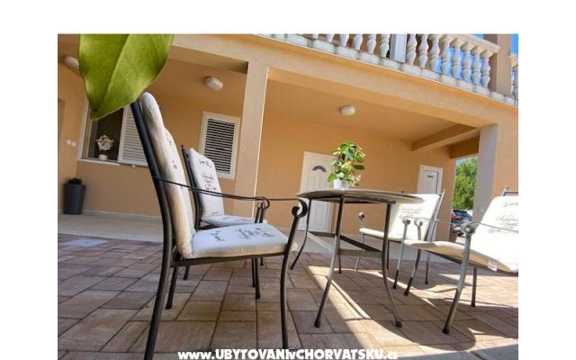 Aenona apartmani - apartmaji Nin - Zadar Hrvaška