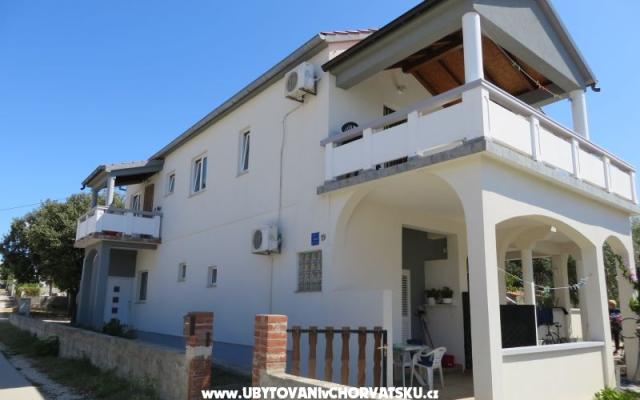 Apartmaji Renata - apartmaji Nin - Zadar Hrvaška