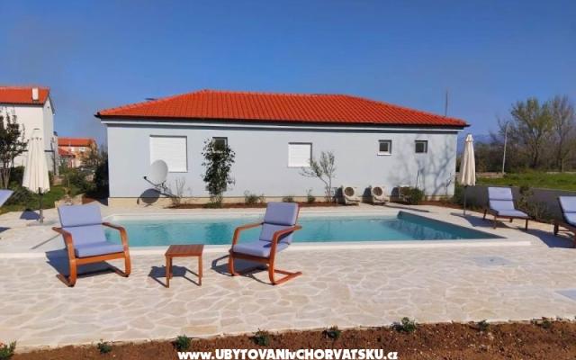 Holiday Home POMALO - apartmaji Nin - Zadar Hrvaška