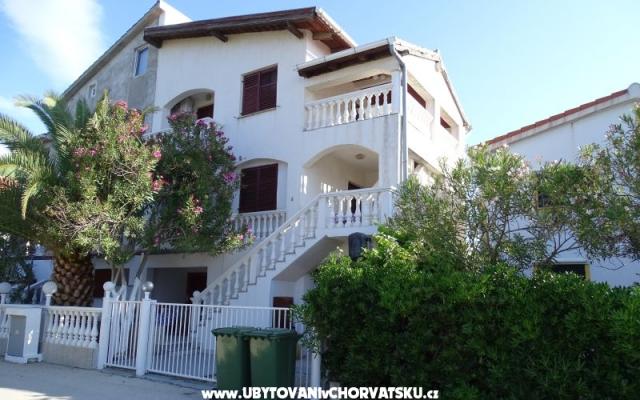 Rose - apartmaji Nin - Zadar Hrvaška