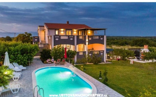 Villa Noemi - apartmaji Nin - Zadar Hrvaška