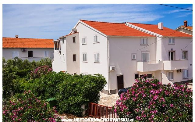Apartmaji Lucija - apartmaji Novalja - Pag Hrvaška