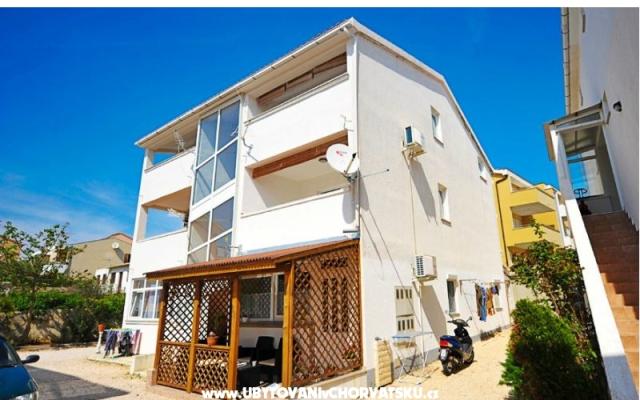 Apartma Kety - apartmaji Novalja - Pag Hrvaška