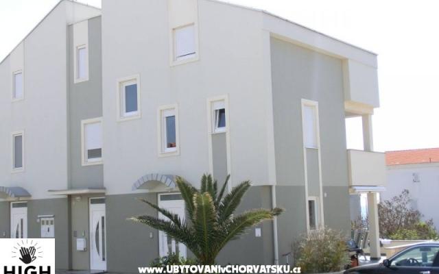 High Five Luxury Hiša Novalja - apartmaji Novalja - Pag Hrvaška