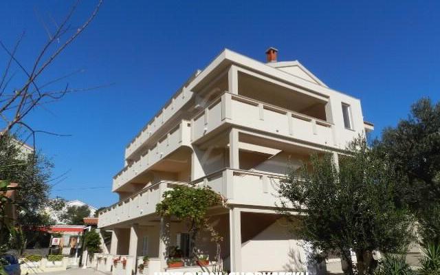 Apartma KATARINA - apartmaji Novalja - Pag Hrvaška