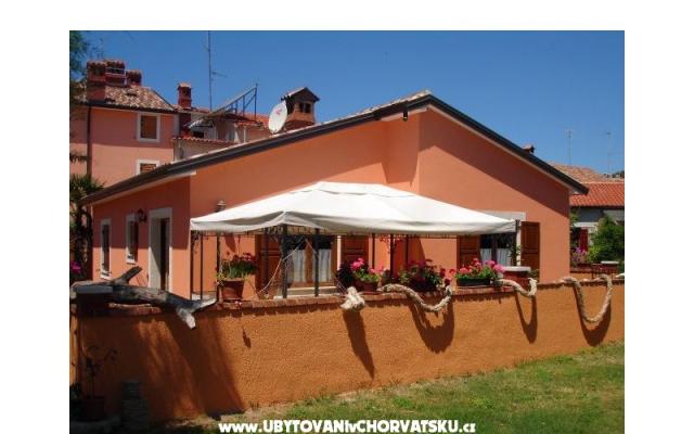 Apartma Erik - apartmaji Novigrad Hrvaška