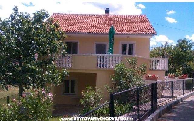 Apartma Dedi - apartmaji Novigrad Hrvaška