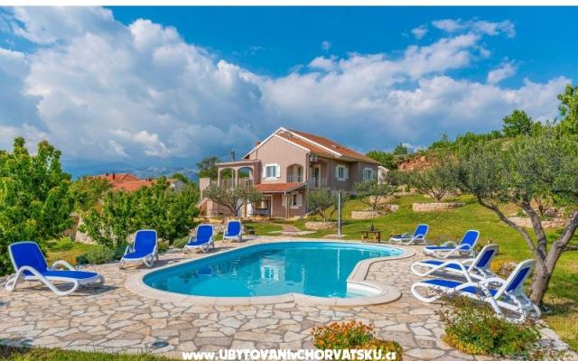 Villa Marija - apartmaji Novigrad Hrvaška