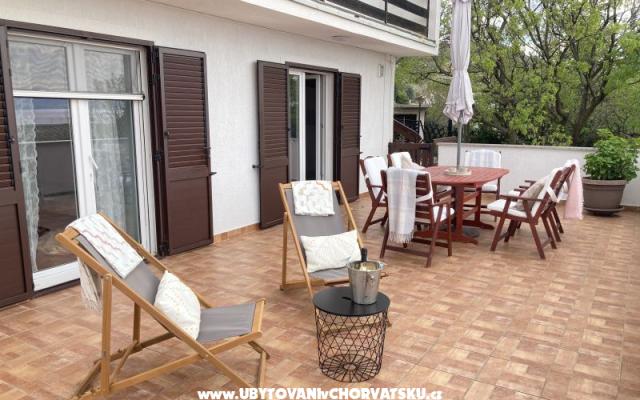 Apartma Fejes - apartmaji Novi Vinodolski Hrvaška