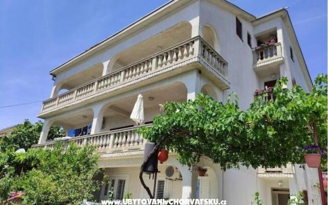 Vila Mira - apartmaji Novi Vinodolski Hrvaška