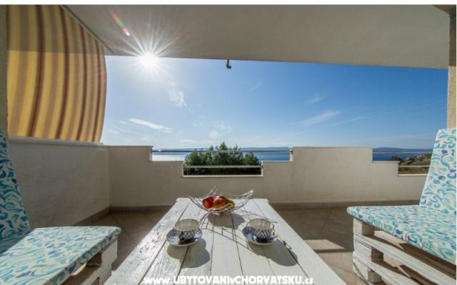 Apartmaji  LUNI - apartmaji Omiš Hrvaška