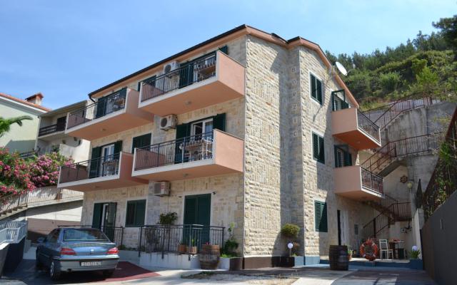 Apartmaji IBO - apartmaji Omiš Hrvaška