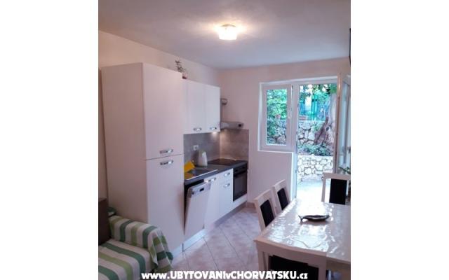 Apartmaji Karolina - apartmaji Omiš Hrvaška