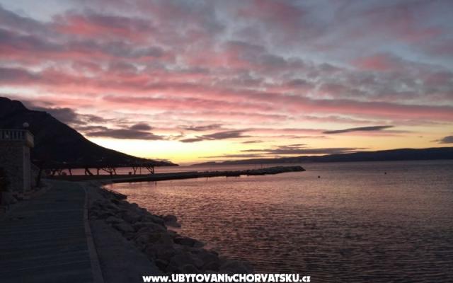 Apartmaji Toni  Duće  - apartmaji Omiš Hrvaška