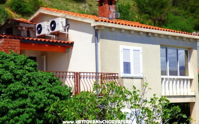 Apartma Bellevue - apartmaji Omiš Hrvaška