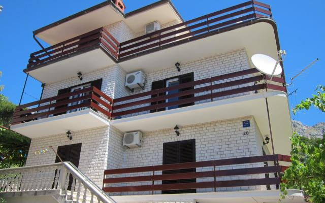 Apartmaji Mladen Duće - apartmaji Omiš Hrvaška