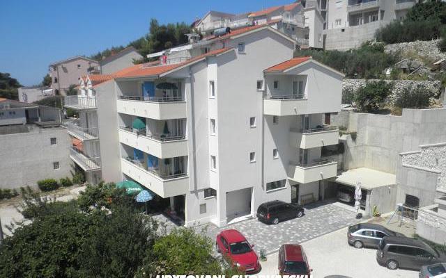 Apartmaji Rica - apartmaji Omiš Hrvaška