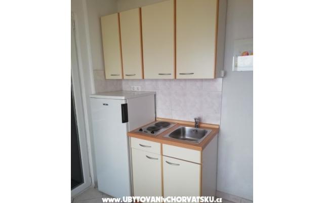 Apartmaji villa Jelena - apartmaji Omiš Hrvaška