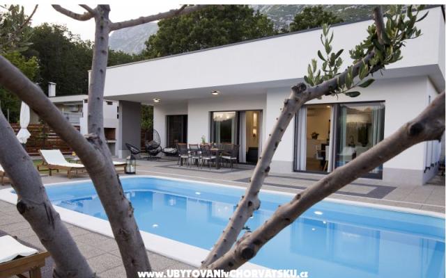 Holiday Home EB - apartmaji Omiš Hrvaška