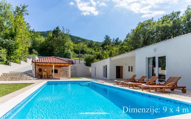 Počitniški dom Petar - apartmaji Omiš Hrvaška