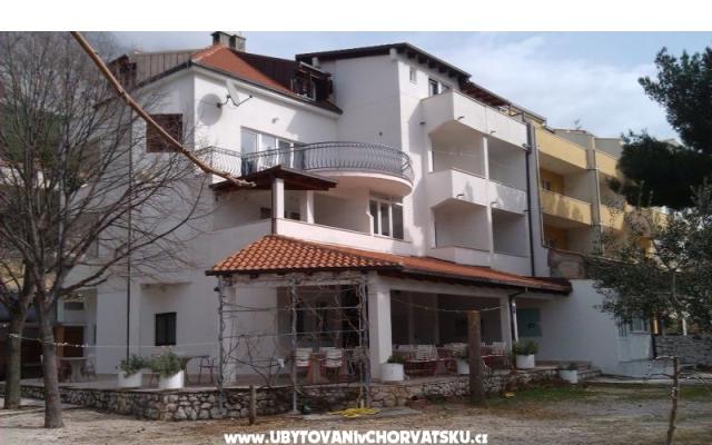 Pansion Šarić - apartmaji Omiš Hrvaška