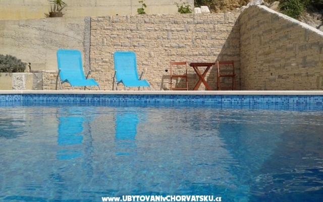 Sara &amp; Nina - apartmaji Omiš Hrvaška