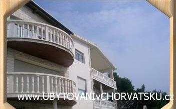 Villa Jana - apartmaji Omiš Hrvaška