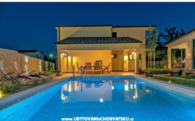 Villa Cotabella  - apartmaji Omiš Hrvaška