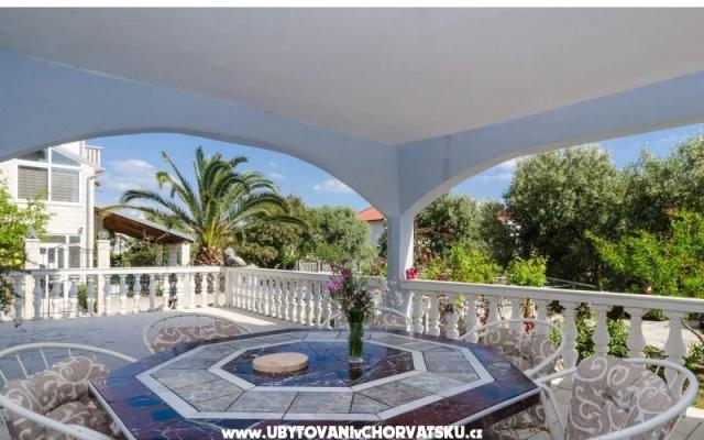 Vila Lav - apartmaji Orebić - Pelješac Hrvaška