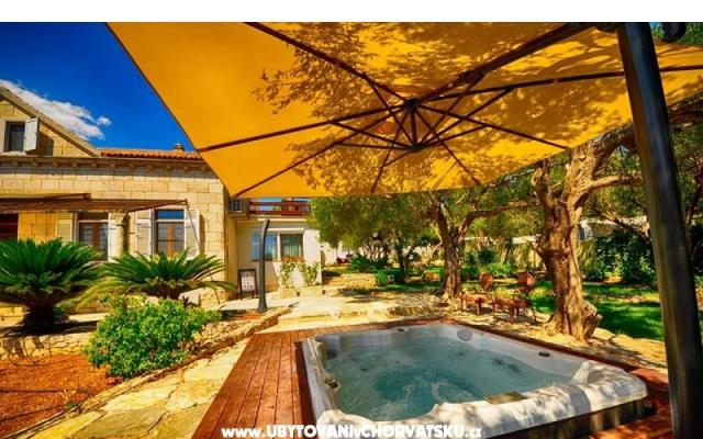 Villa Lira - apartmaji Orebić - Pelješac Hrvaška