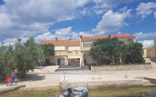 Apartmaji Iva i Mirjana - apartmaji otok Pag Hrvaška