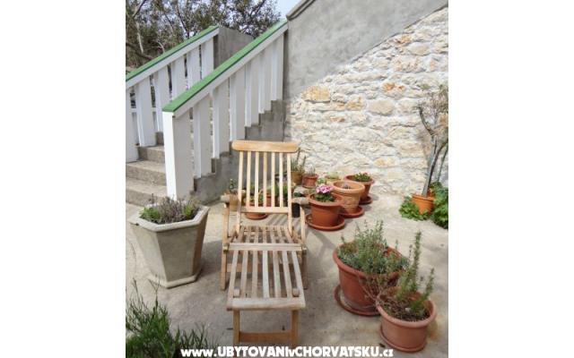 Stonehouse Dana - apartmaji otok Pag Hrvaška