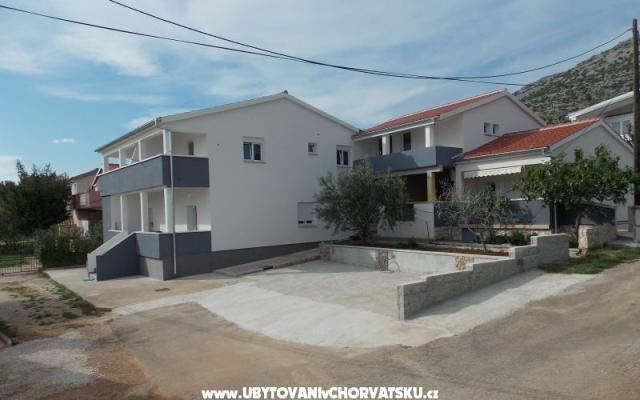 Apartmaji Antonija - apartmaji Starigrad Paklenica Hrvaška